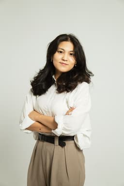 Султангазы Айнура